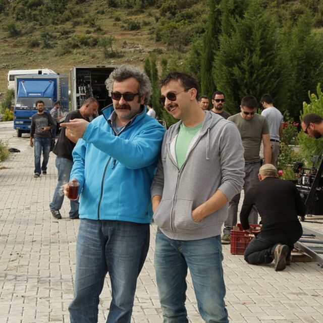Onur Ünlü'den "Sen Aydınlatırsın Geceyi"