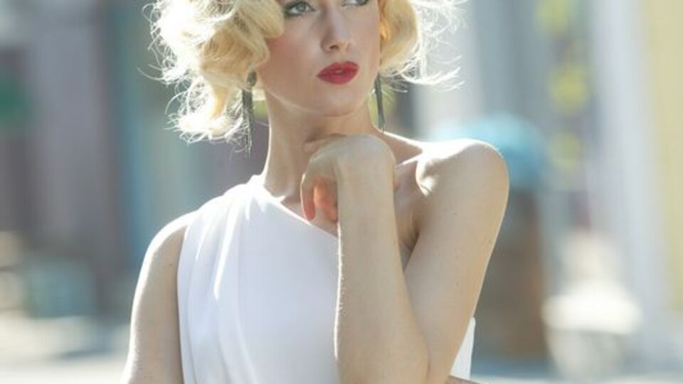 Caroline, Marilyn Monroe oldu