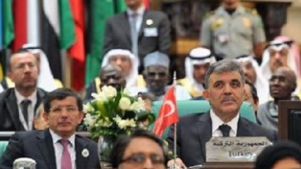 Suriye'nin İİT'ye üyeliği askıya alındı