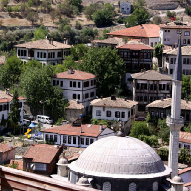 Tatilciler, bayramda Safranbolu'ya akın etti!