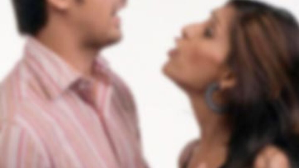 Kocasına 'O..... çocuğu' diyen kadın yandı!