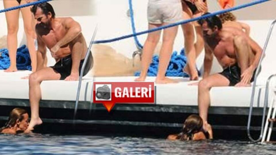 "Ayağı ağrıyordu öptüm, ne var bunda?"