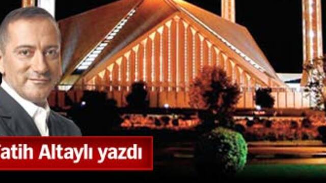 Cami projesi çizen mimarın başına neler geliyor?