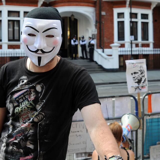 Assange için gündüz nöbeti