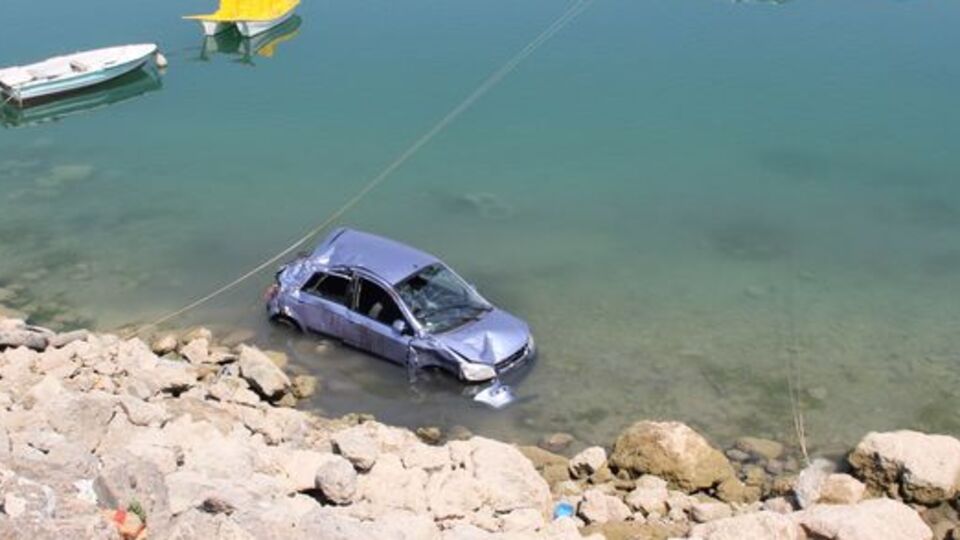 Bu otomobilden sağ çıktılar!