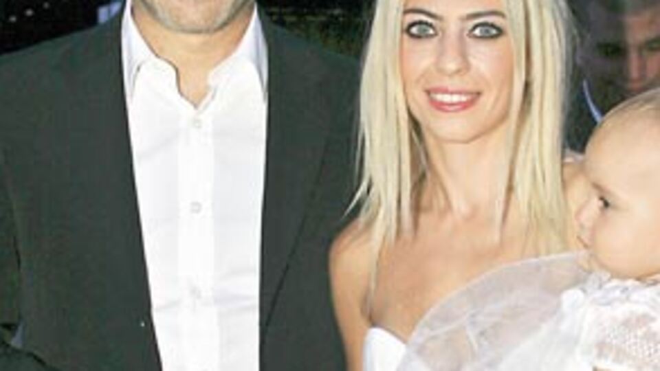 Bir yıl sonra düğün yaptılar!