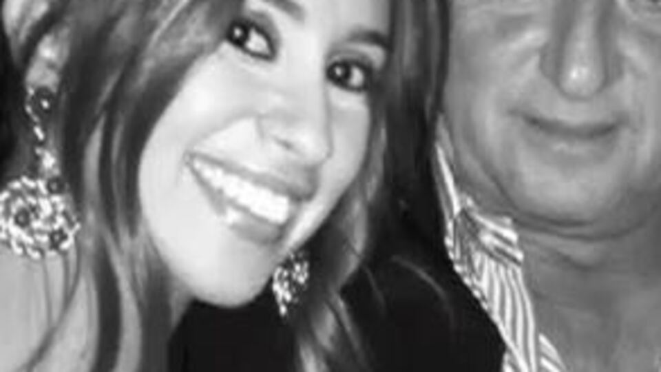 Buse'den babasına çok özel hediye!