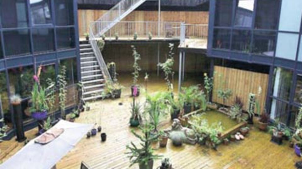 Mezbelelik kanalı saraya çevirdiler!