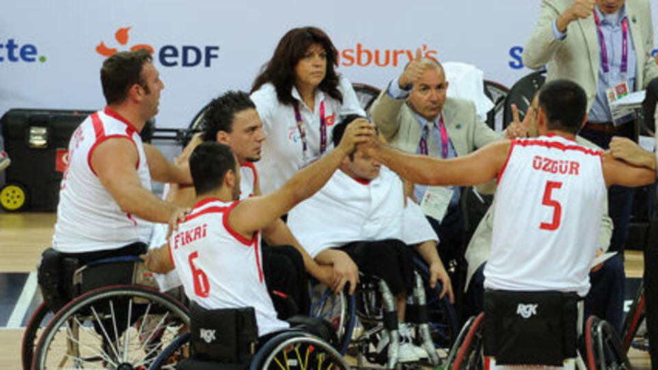 Büyük Britanya'ya yenildik!