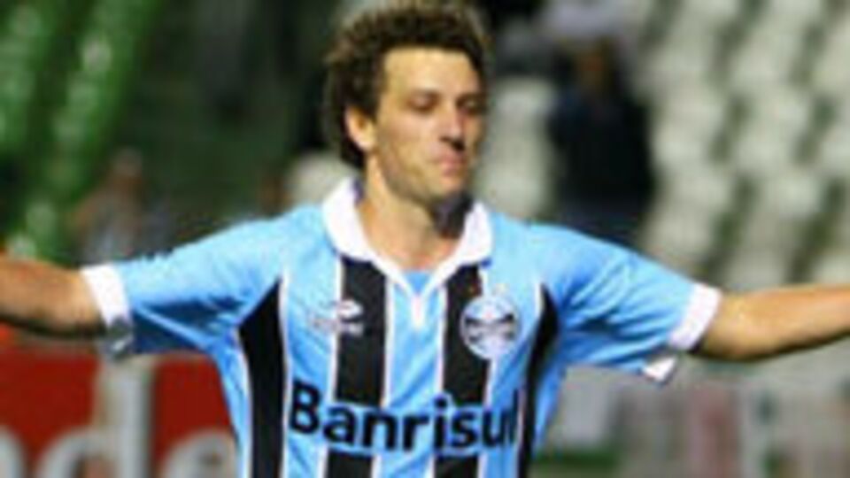 Elano'dan muhteşem frikik!