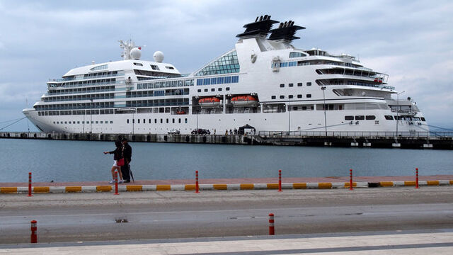 Sinop'a turist gemisi geldi!