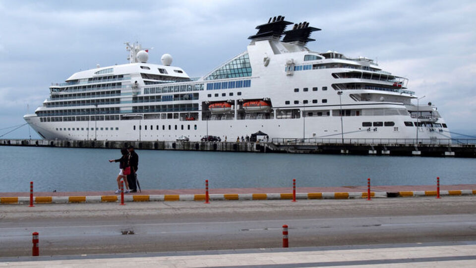 Sinop'a turist gemisi geldi!