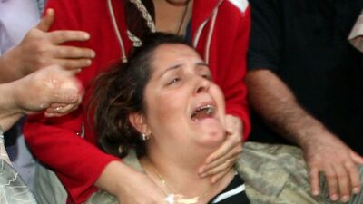 Şehit eşinin kamuflajını giydi