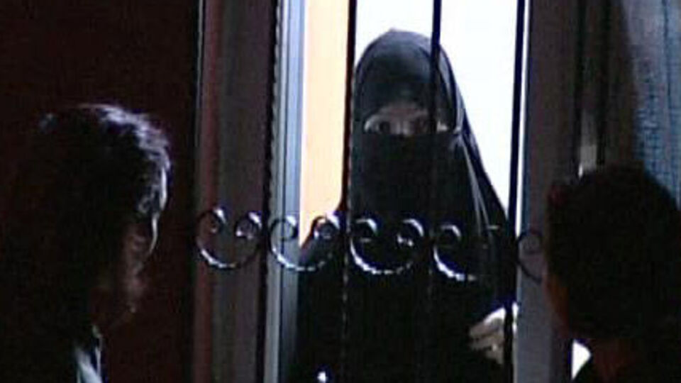 Türbanlı Fatma'yı ihbar et kampanyası