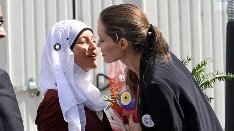 Angelina Jolie konteyner kentte!