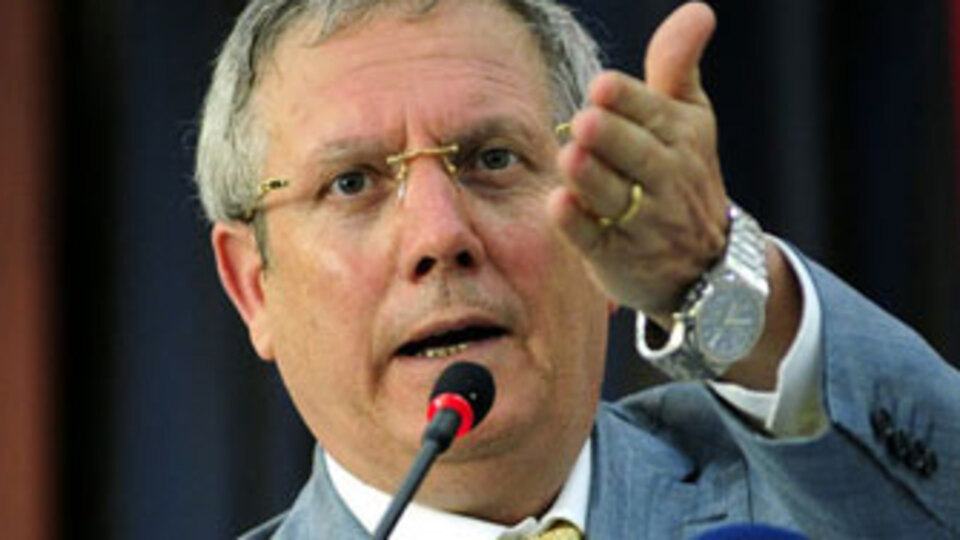 Söz Aziz Yıldırım'da