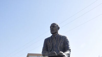 Hektor'a niyet, Akif'e kısmet