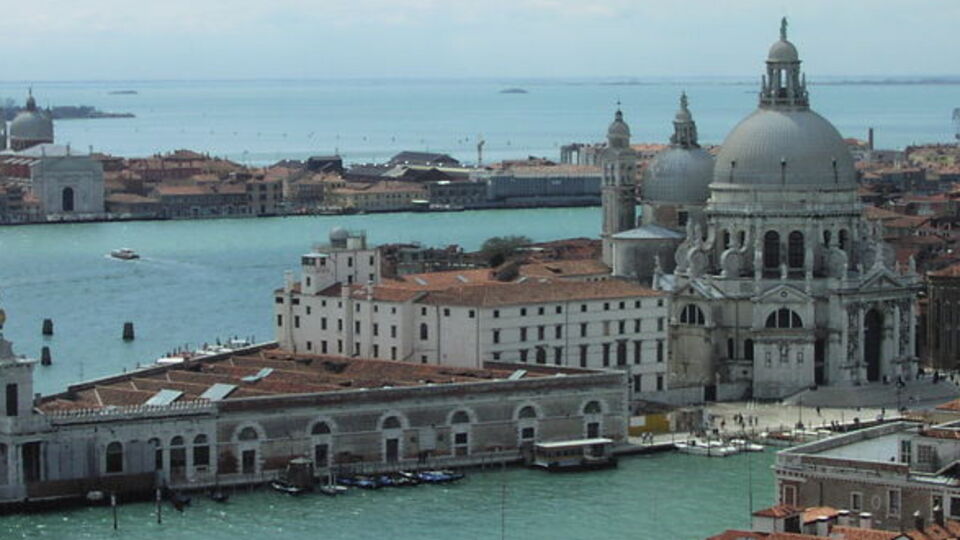 Açık alanın aykırı bayrağı