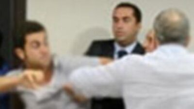 Meclis salonu boks ringine döndü!