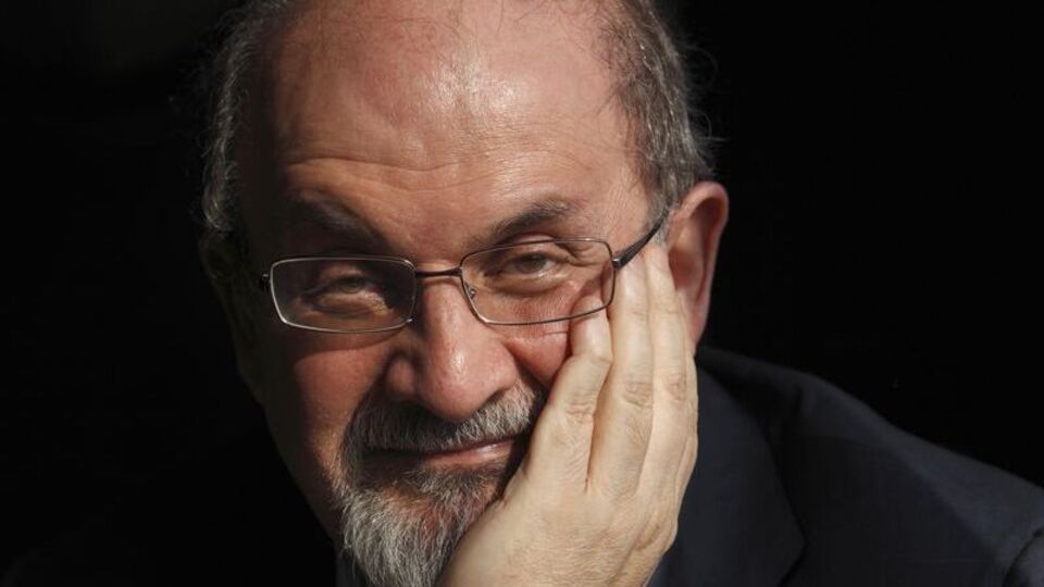 Yazar dostlardan Rushdie'ye destek!