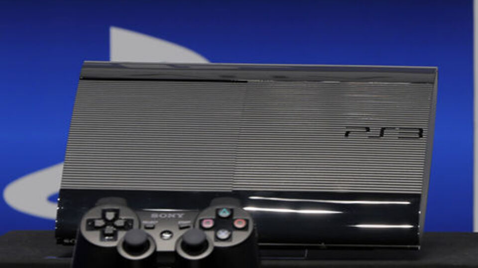 PS3 artık daha hafif ve daha ince!