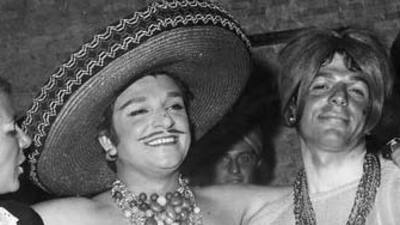 "Zeki Müren erkek doğdu erkek öldü"