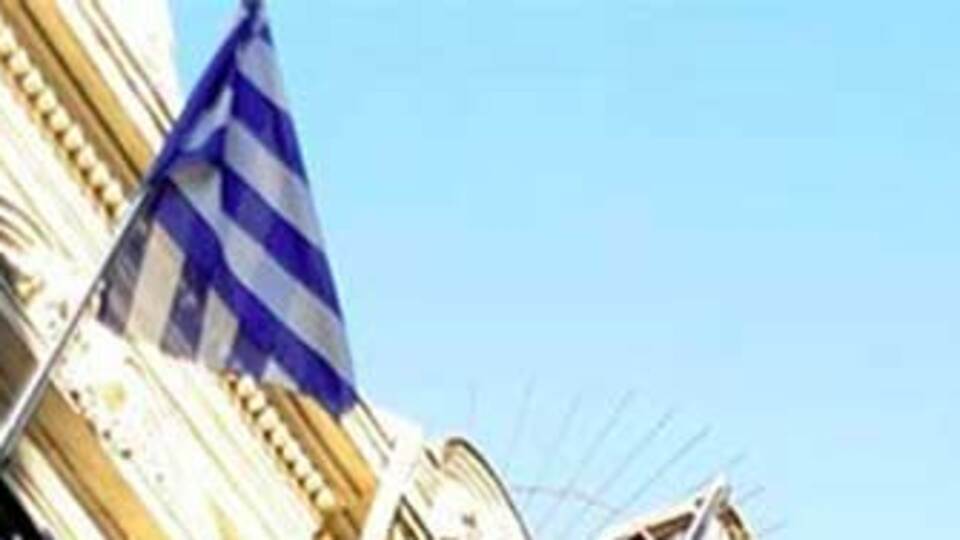 Yunanistan İzmir'de kordona dolandı!