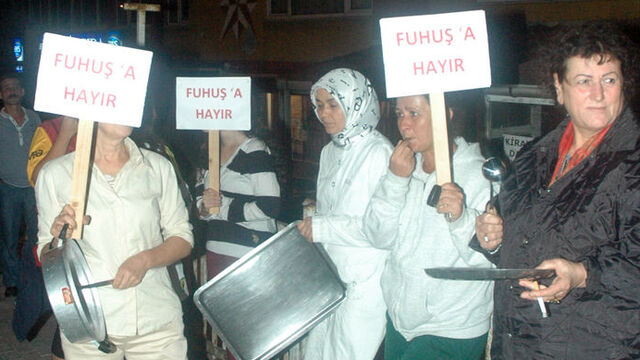 Avcılar'da tencereli-kaşıklı tepki