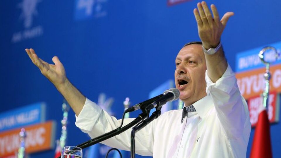 Erdoğan yeniden genel başkan seçildi