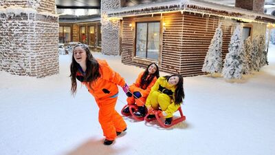 Turistler Kar Dünyası'na koştu!