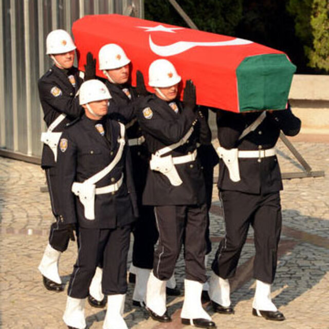 Özal yeniden defnedildi