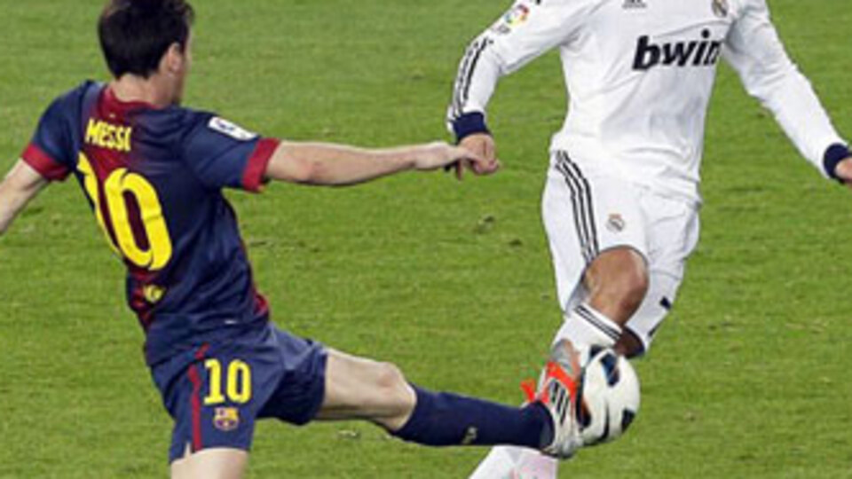 Messi: 2 - Ronaldo: 2