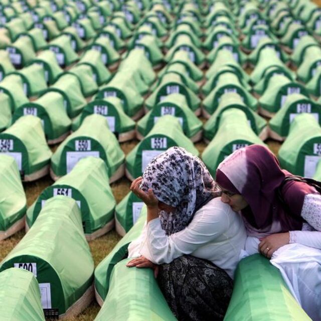 Sırbistan soykırımı inkâr etti