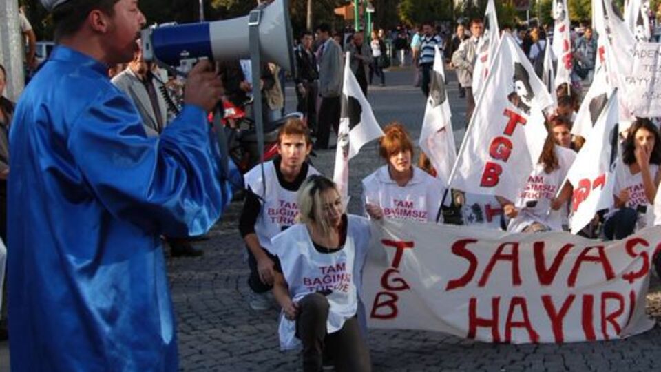 Uşak'ta CHP'ye protesto