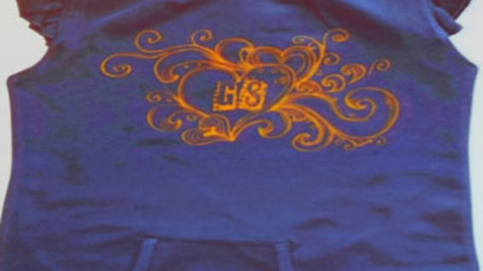 G.Saray Store'da Sarı-Lacivert tişört!