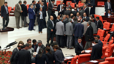 Seçim tarihi referanduma kalabilir!