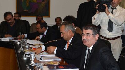 Meclis'te Atatürk tartışması