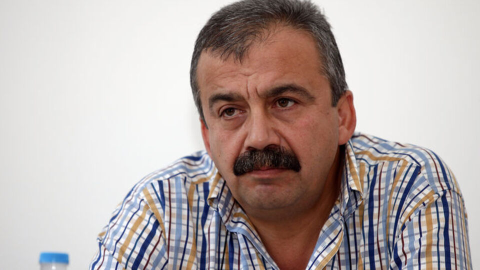 Sırrı Süreyya Önder'den şok açıklama!