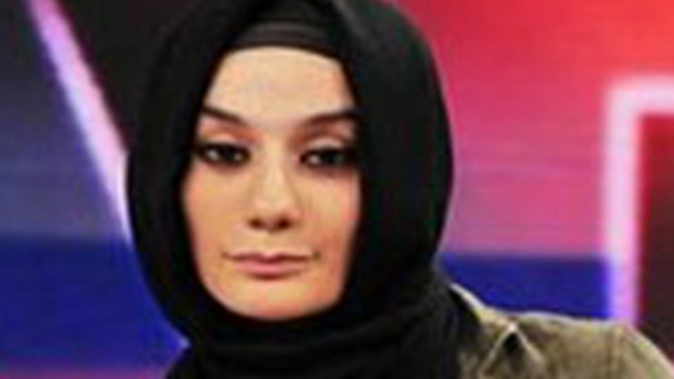 Esra Elönü: Atatürk'ten nefret etmemin sebebi...