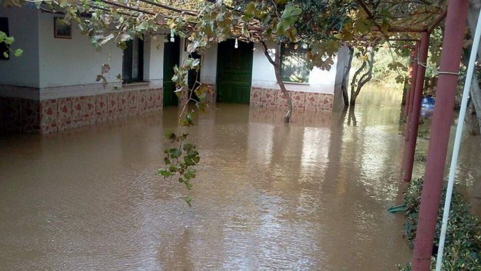 Bu iki ada yardım bekliyor!