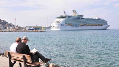 Kuşadası'nda çifte bayram!