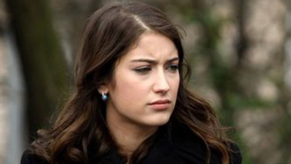 Hazal Kaya oyunculuğu bırakıyor mu?