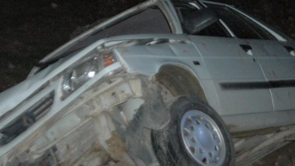 Otomobil şarampole uçtu