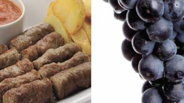 Köftenin yanında şarap gibi üzüm suyu!