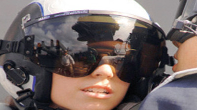 Türk kızı Alman ordusu için uçuyor!