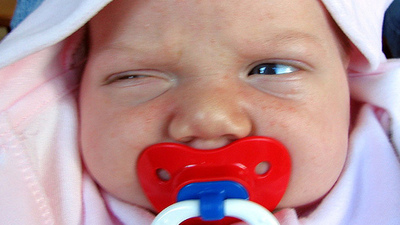 Biberon ve emzik nasıl zarar veriyor?