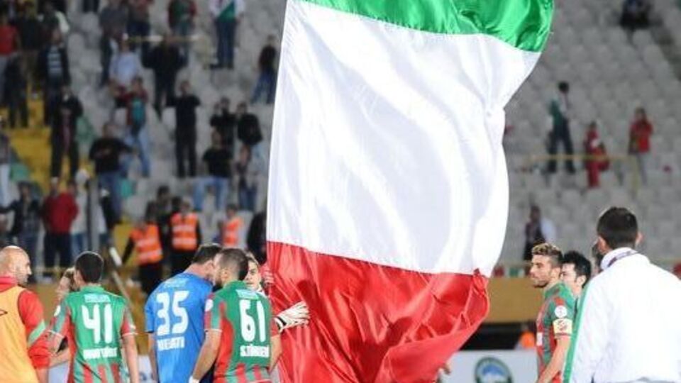 Derbide bayrak krizi