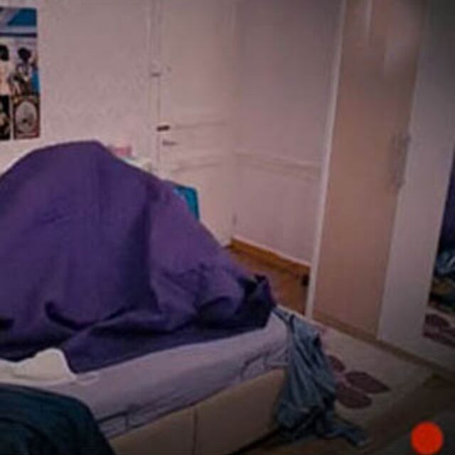Dizide kırmızı noktalı sahne sürprizi
