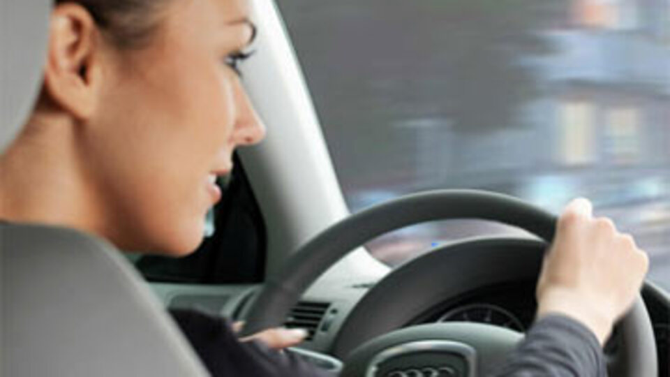 Kadın sürücüler erkekleri solladı!