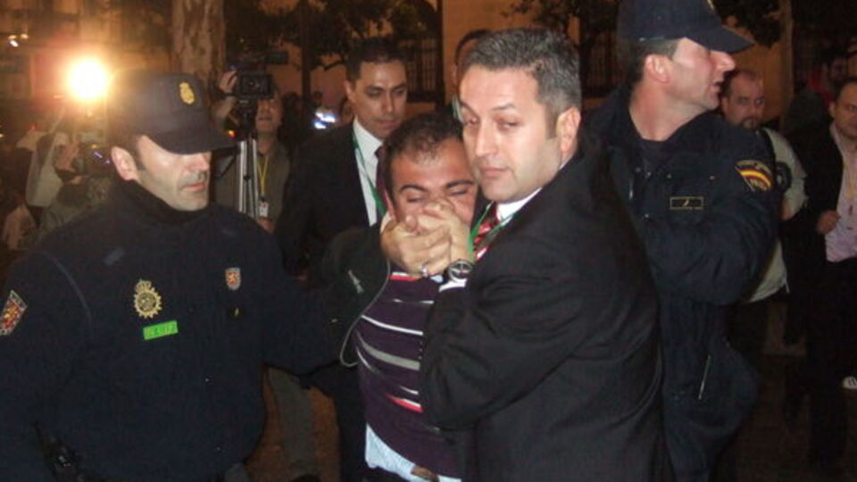 Erdoğan'a ayakkabı fırlatan kişi serbest